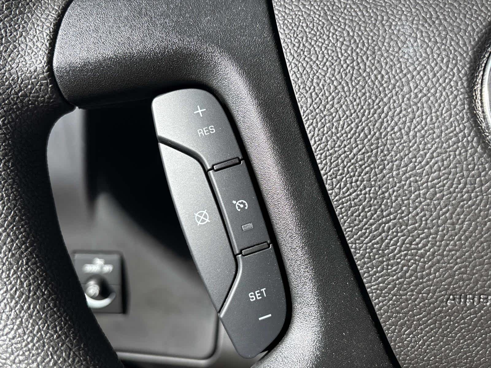 2025 GMC Savana Cutaway 3500 1WT