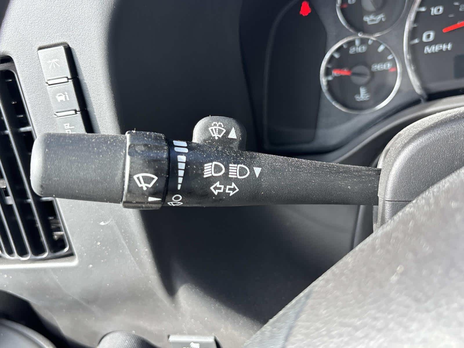 2025 GMC Savana Cutaway 3500 1WT