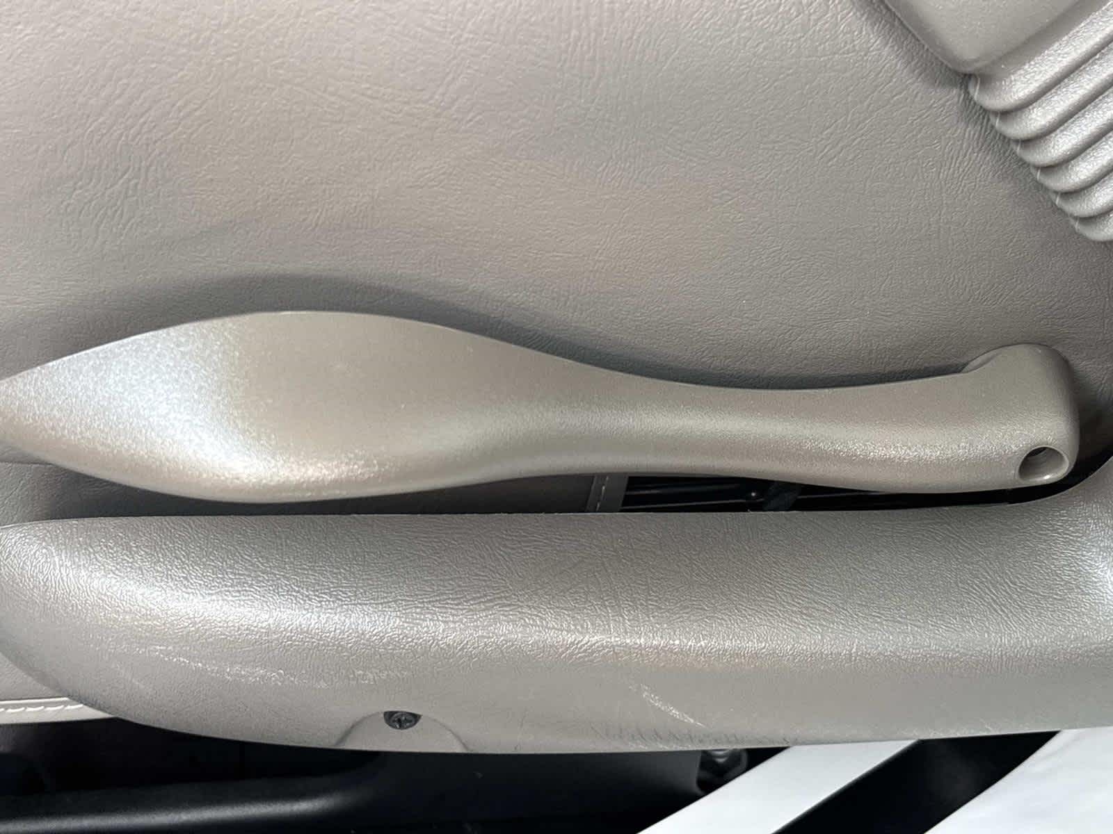 2025 GMC Savana Cutaway 3500 1WT