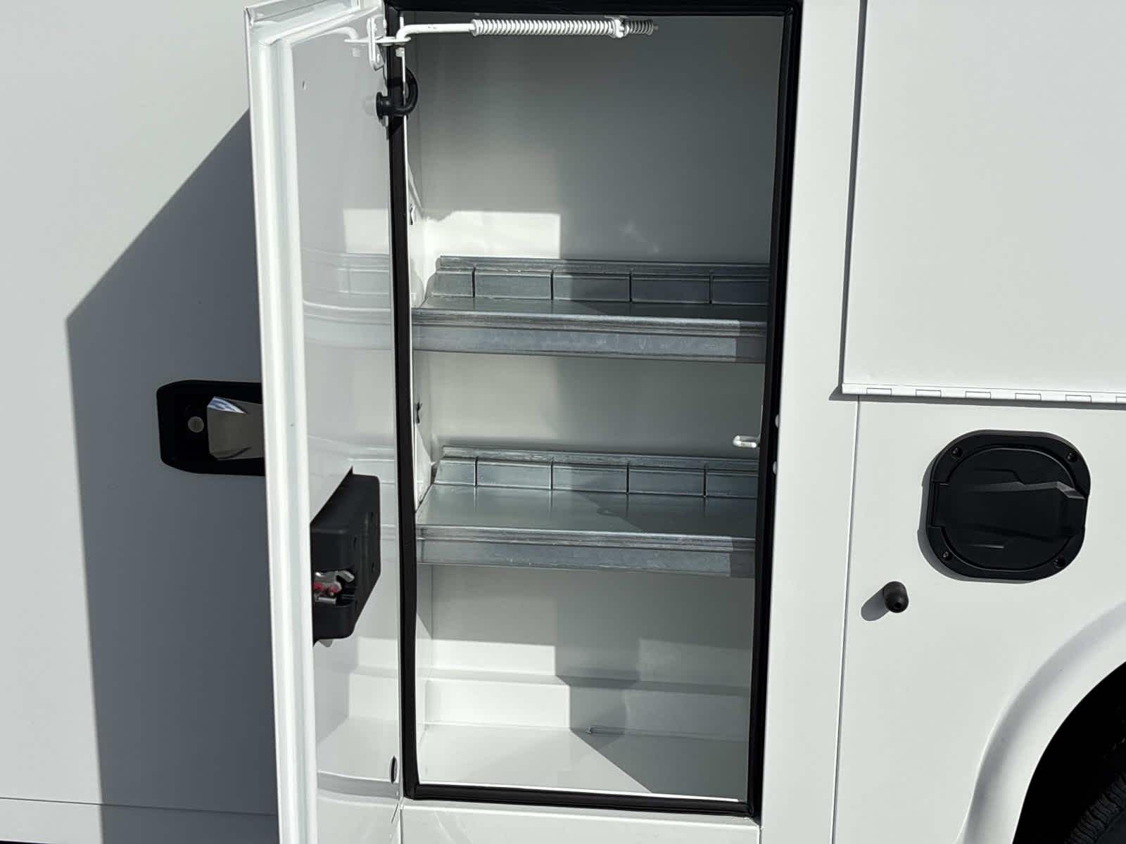 2025 GMC Savana Cutaway 3500 1WT