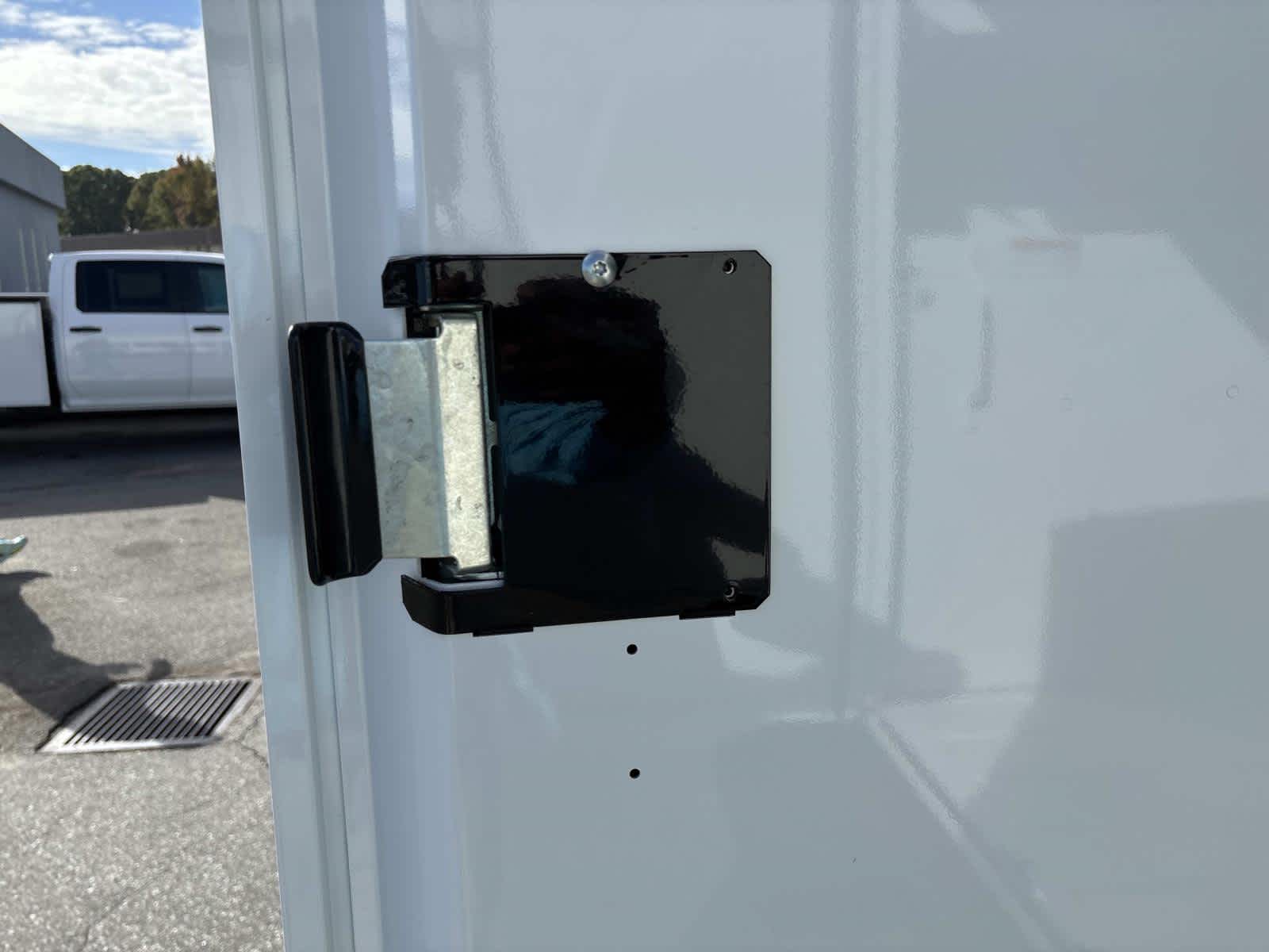 2025 GMC Savana Cutaway 3500 1WT