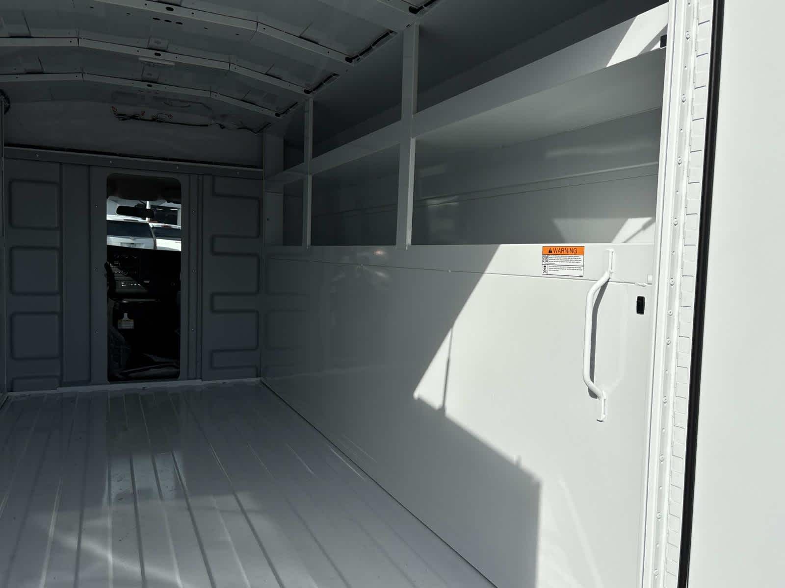 2025 GMC Savana Cutaway 3500 1WT