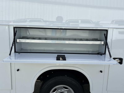 2025 GMC Savana Cutaway 3500 1WT