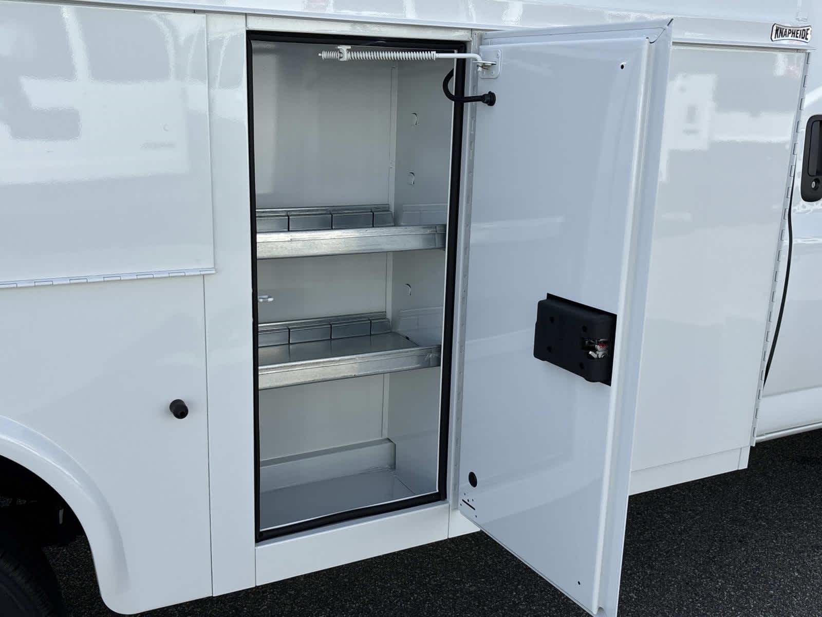 2025 GMC Savana Cutaway 3500 1WT