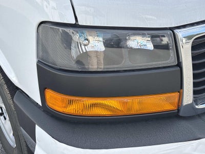 2025 GMC Savana Cutaway 3500 1WT