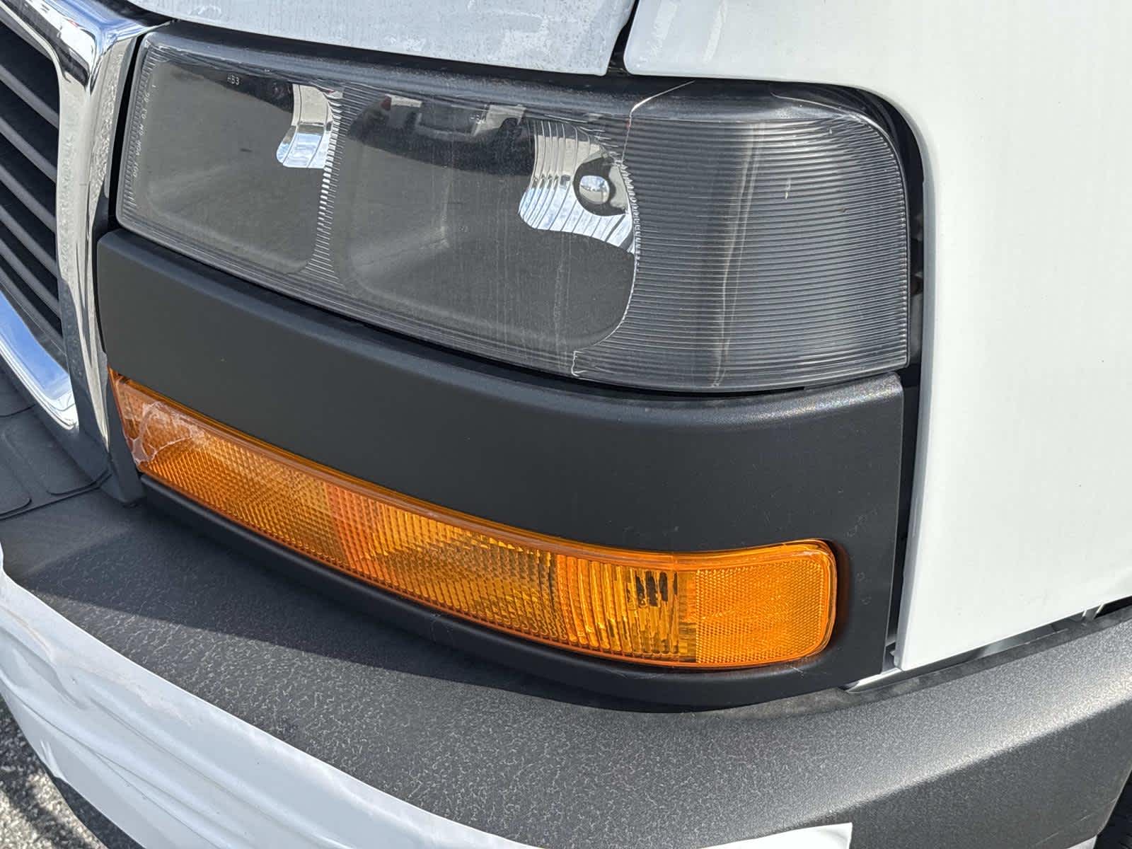 2025 GMC Savana Cutaway 3500 1WT