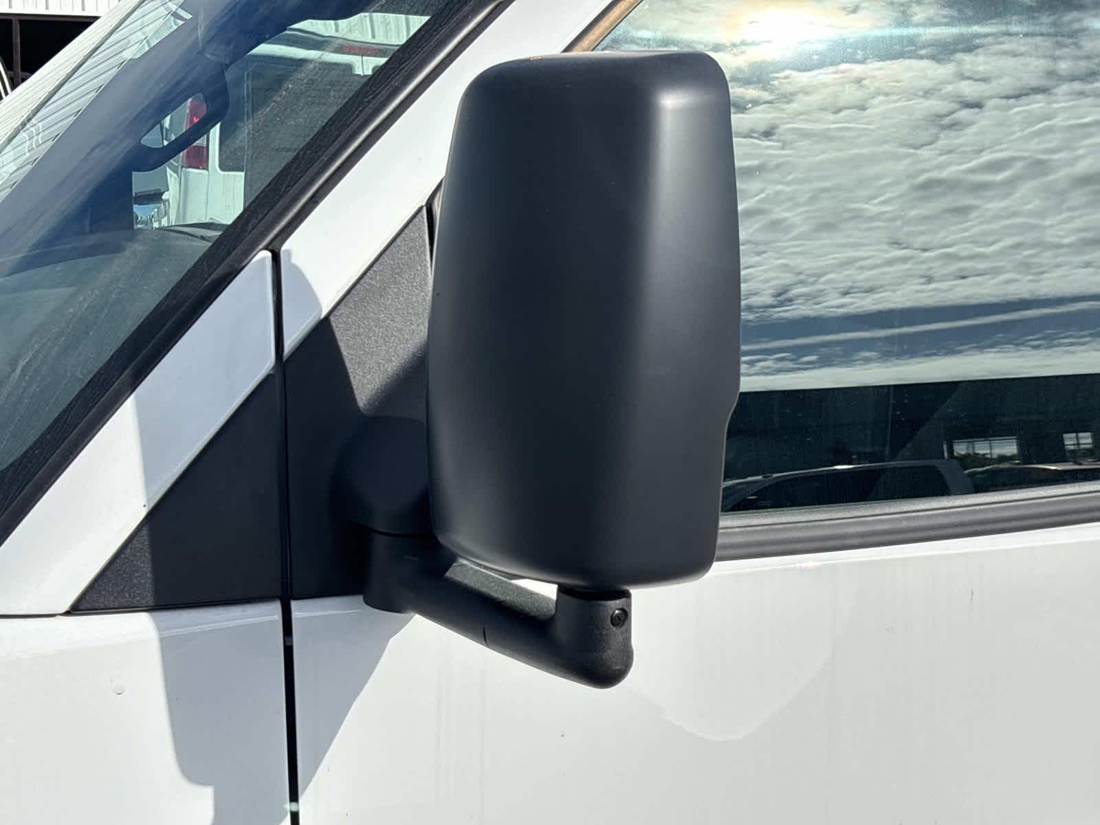 2025 GMC Savana Cutaway 3500 1WT