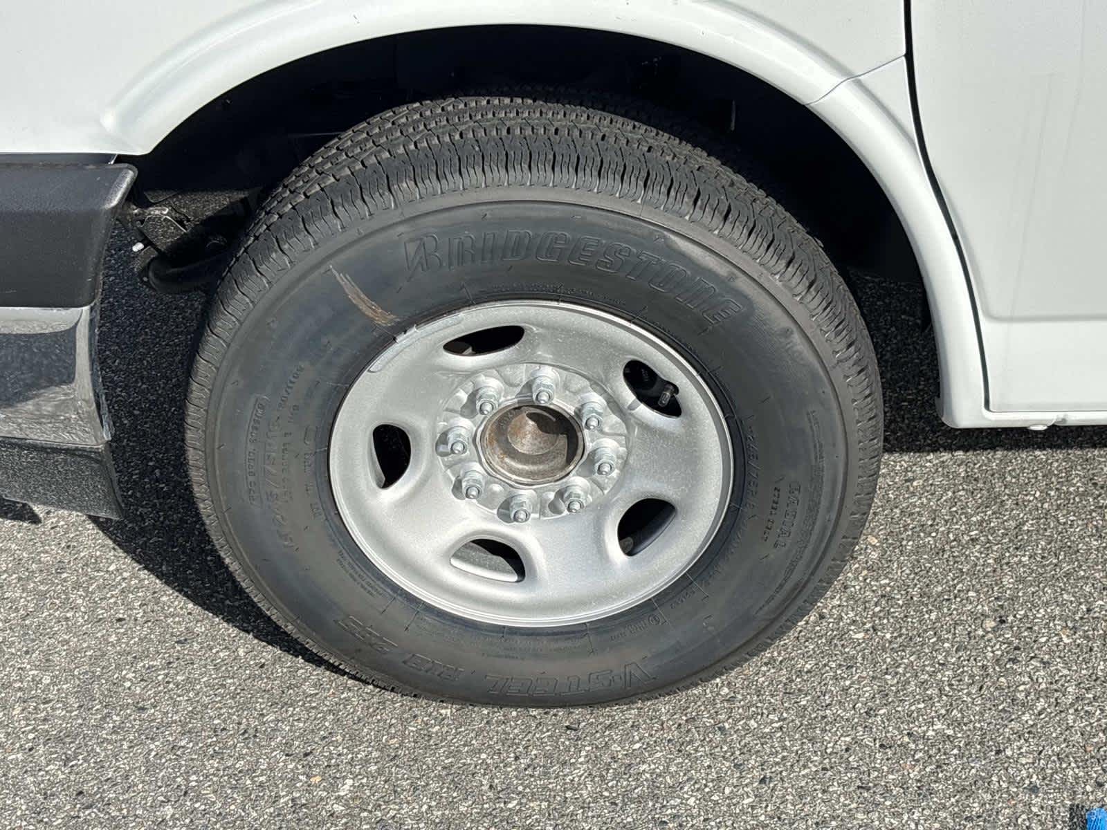 2025 GMC Savana Cutaway 3500 1WT