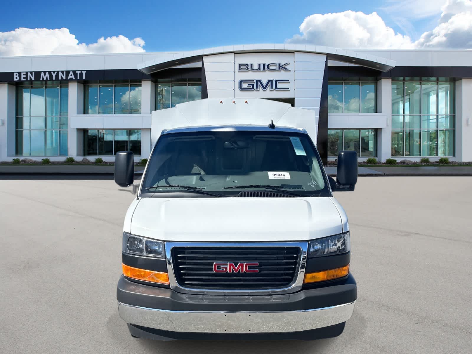2025 GMC Savana Cutaway 3500 1WT