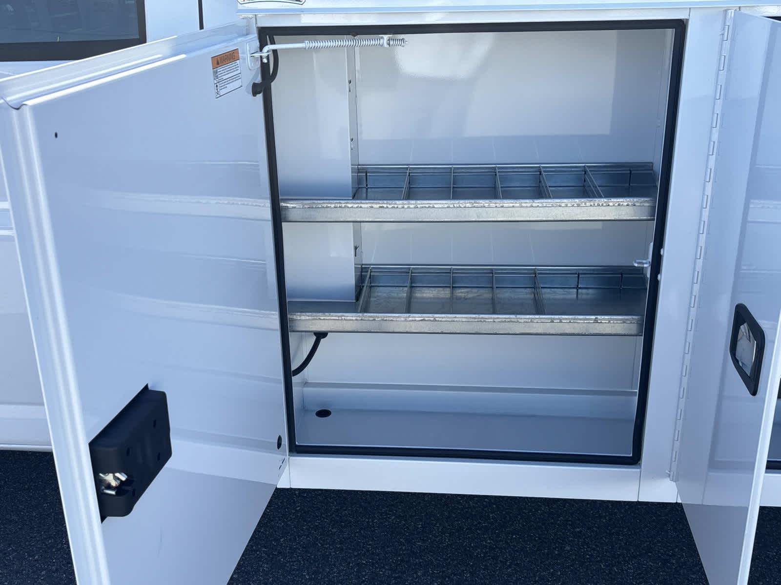 2025 GMC Savana Cutaway 3500 1WT