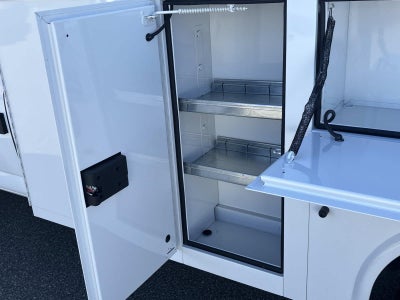 2025 GMC Savana Cutaway 3500 1WT