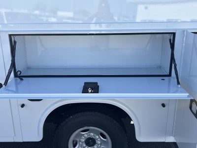 2025 GMC Savana Cutaway 3500 1WT