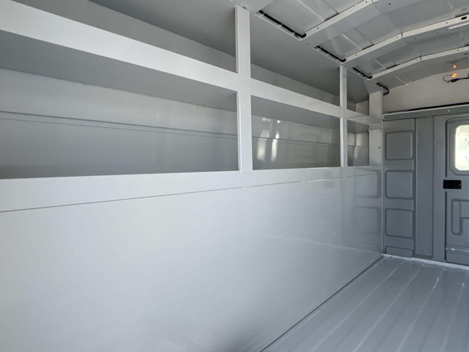 2025 GMC Savana Cutaway 3500 1WT