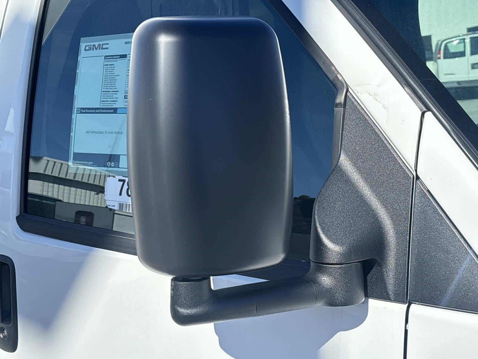 2025 GMC Savana Cutaway 3500 1WT