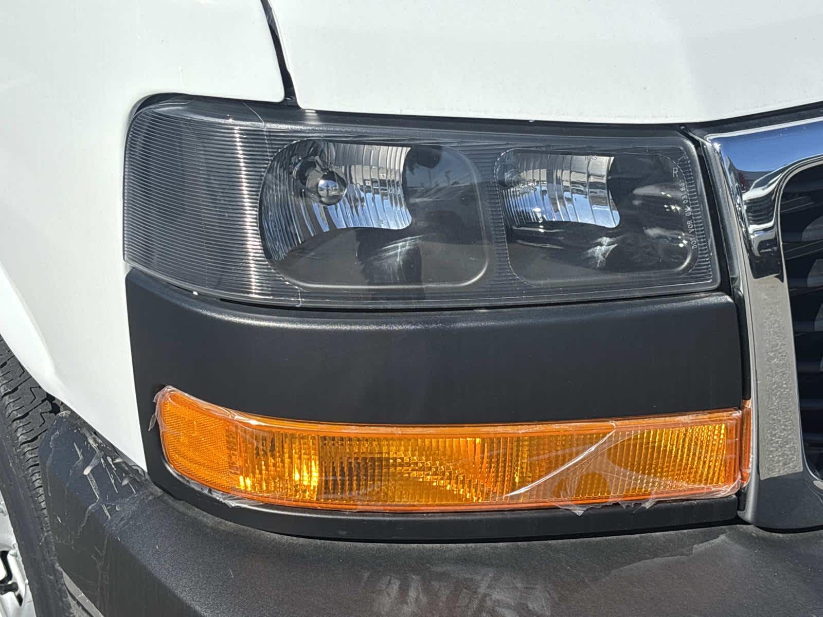 2025 GMC Savana Cutaway 3500 1WT