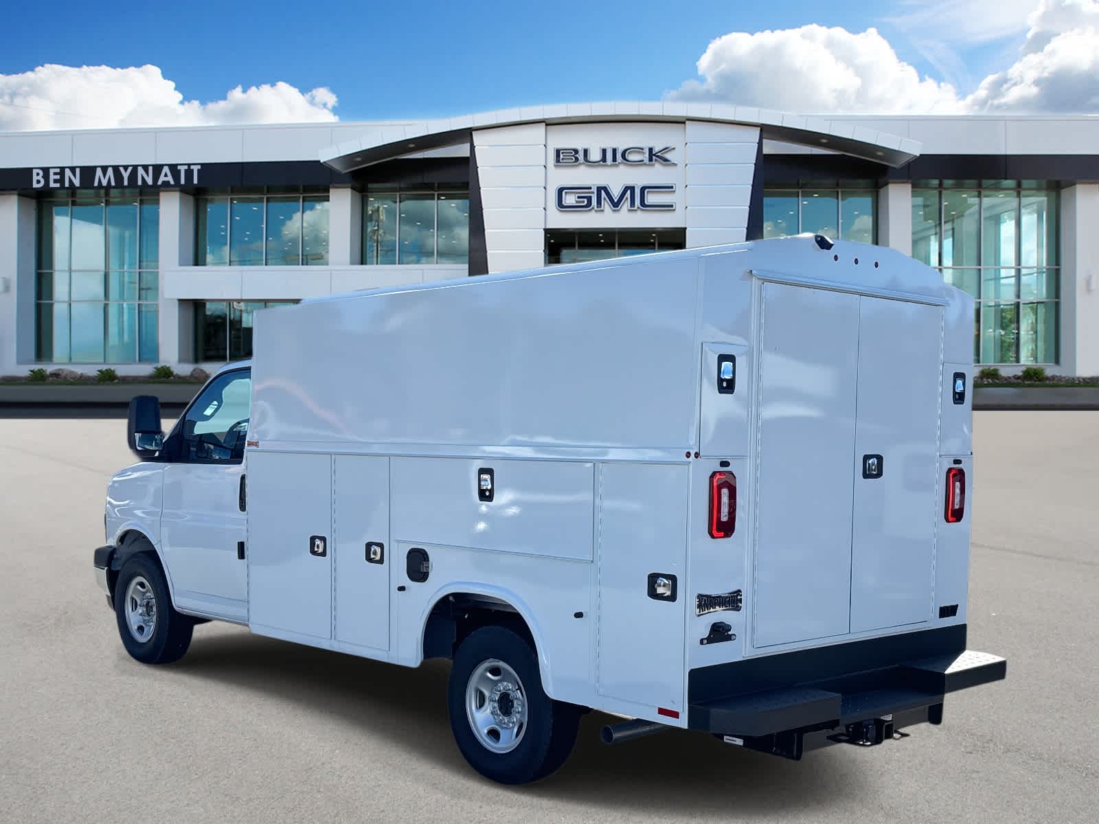 2025 GMC Savana Cutaway 3500 1WT