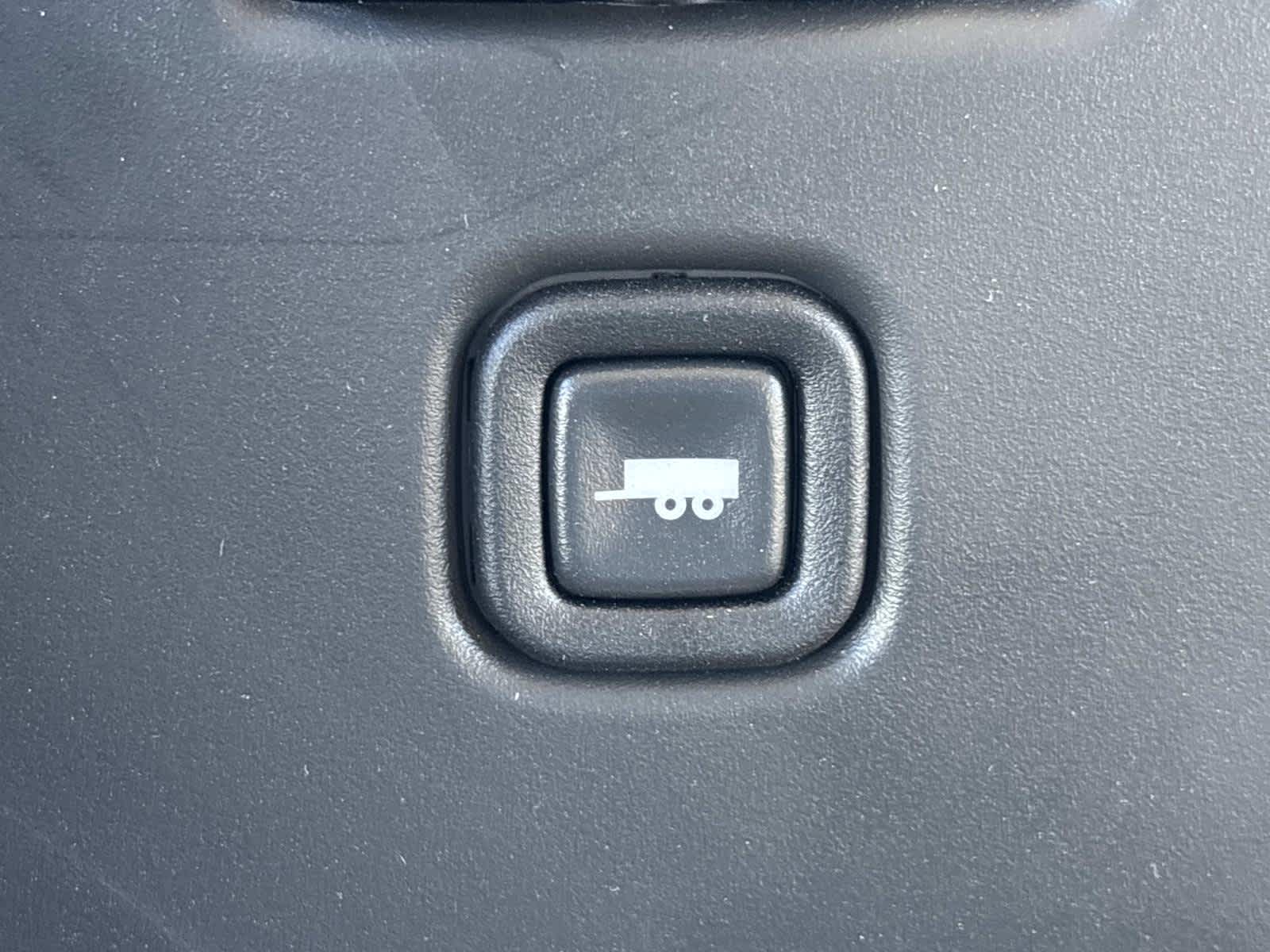 2025 GMC Savana Cutaway 3500 1WT