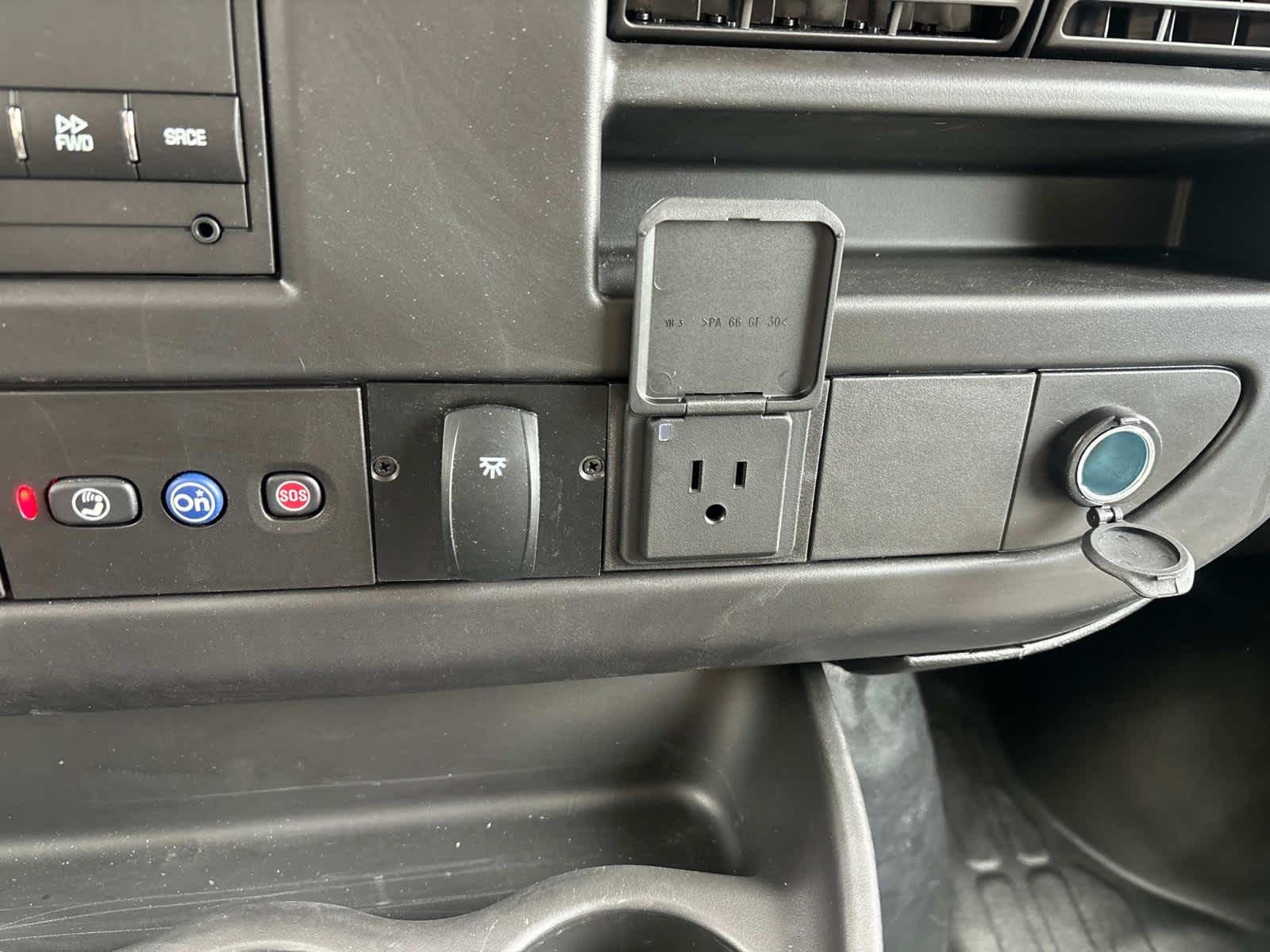 2024 GMC Savana Cutaway 3500 1WT