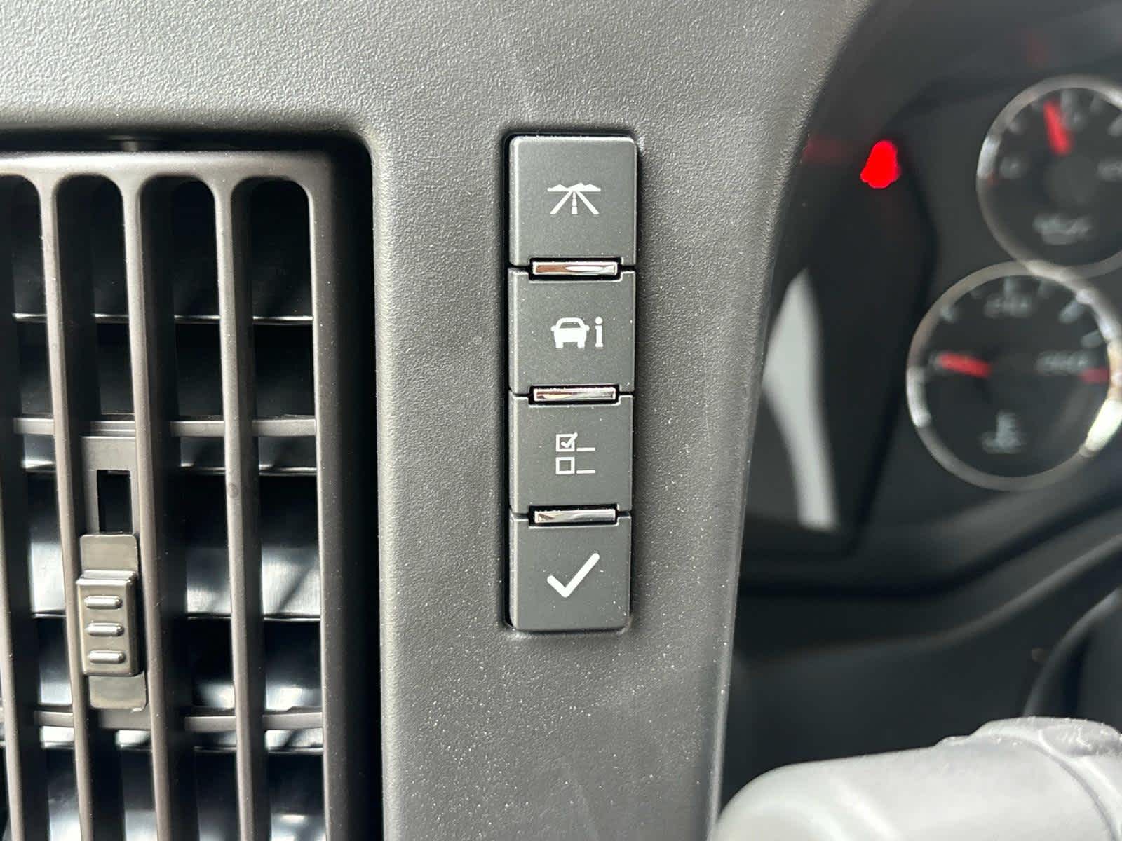 2024 GMC Savana Cutaway 3500 1WT