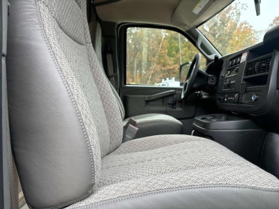 2024 GMC Savana Cutaway 3500 1WT