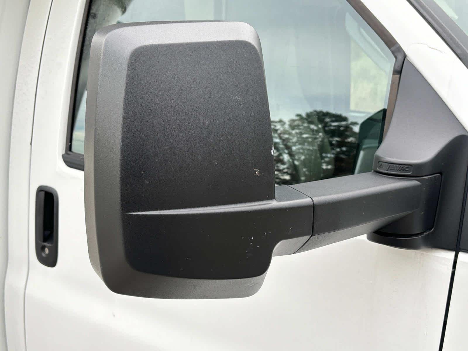 2024 GMC Savana Cutaway 3500 1WT