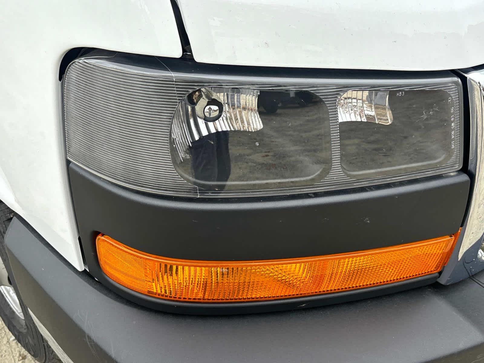 2024 GMC Savana Cutaway 3500 1WT