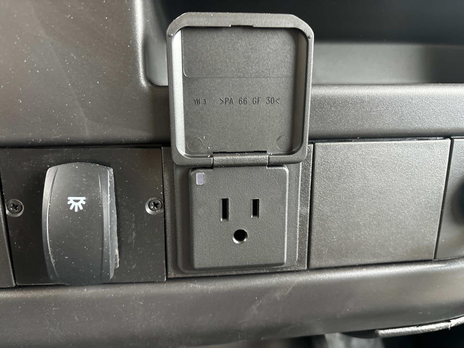 2024 GMC Savana Cutaway 3500 1WT