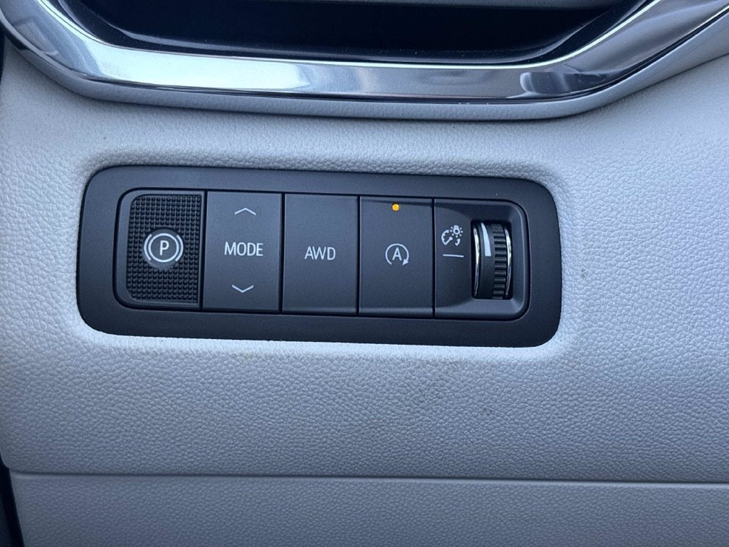2027 GMC Acadia Denali