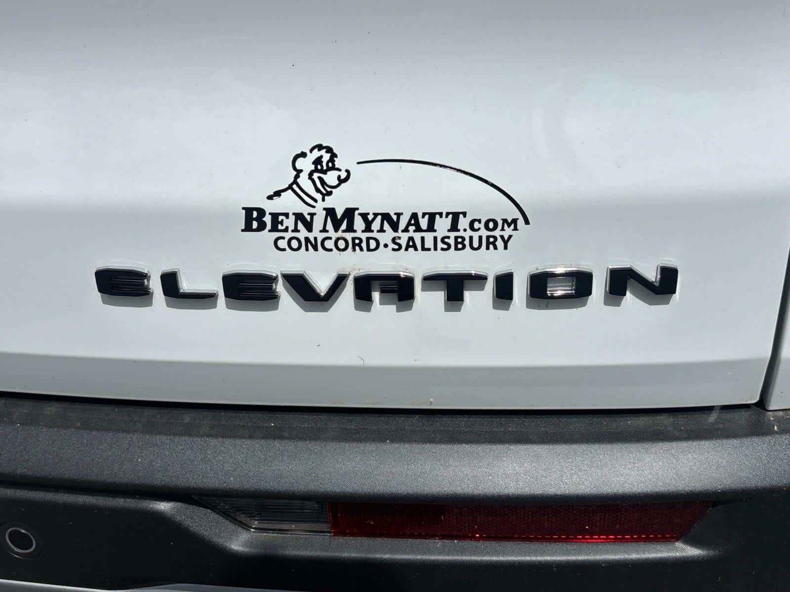 2025 GMC Acadia Elevation