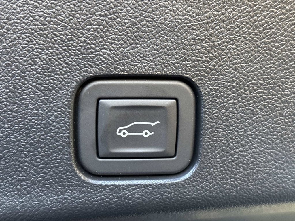 2027 GMC Acadia Denali