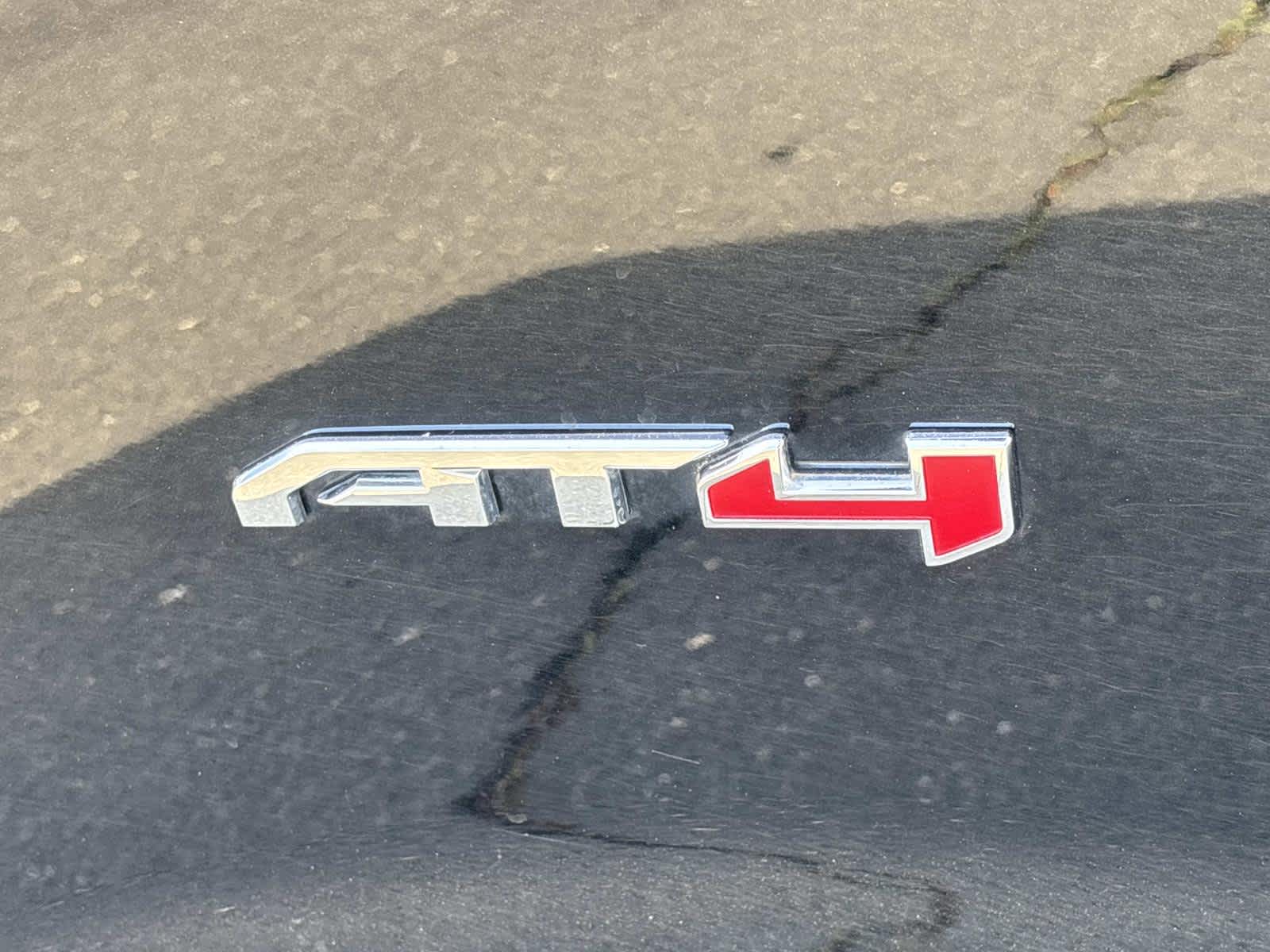 2023 GMC Acadia AT4
