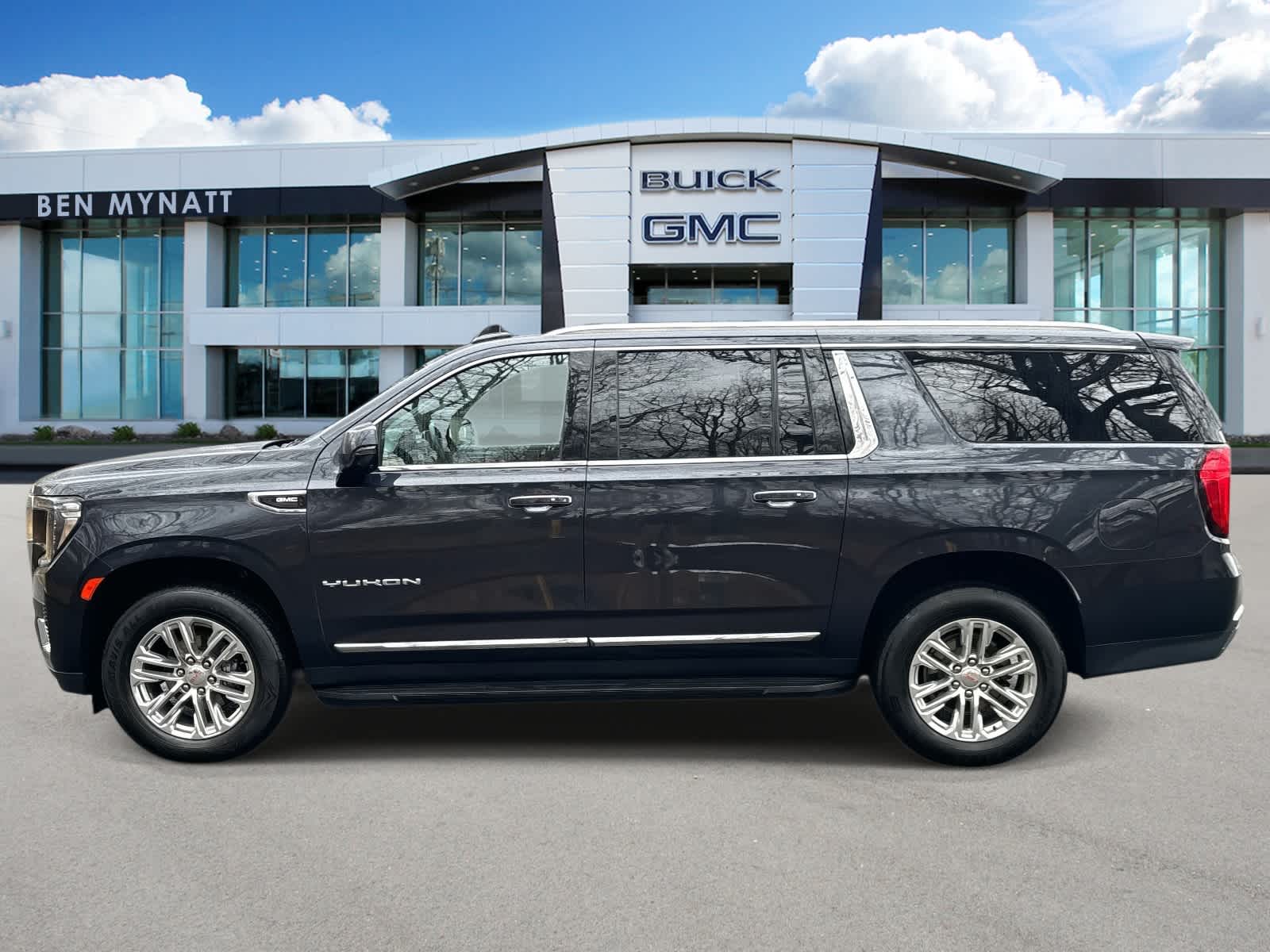 2023 GMC Yukon XL SLT