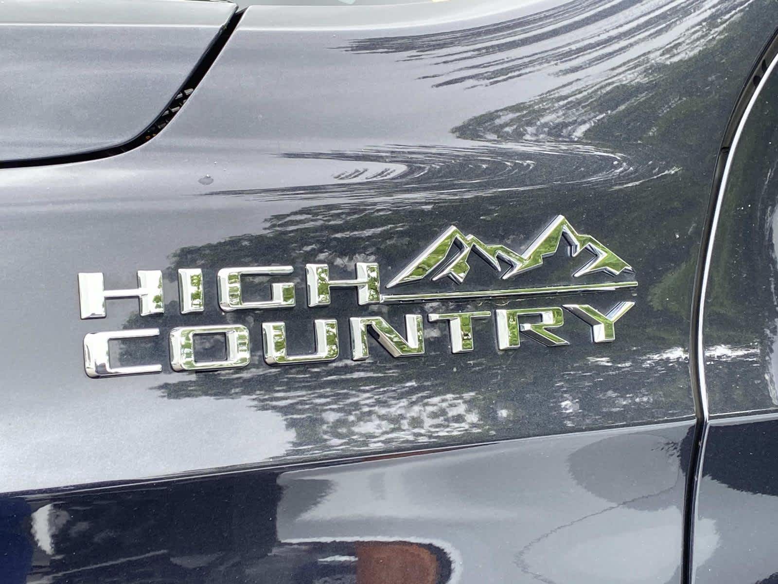 2023 Chevrolet Suburban High Country