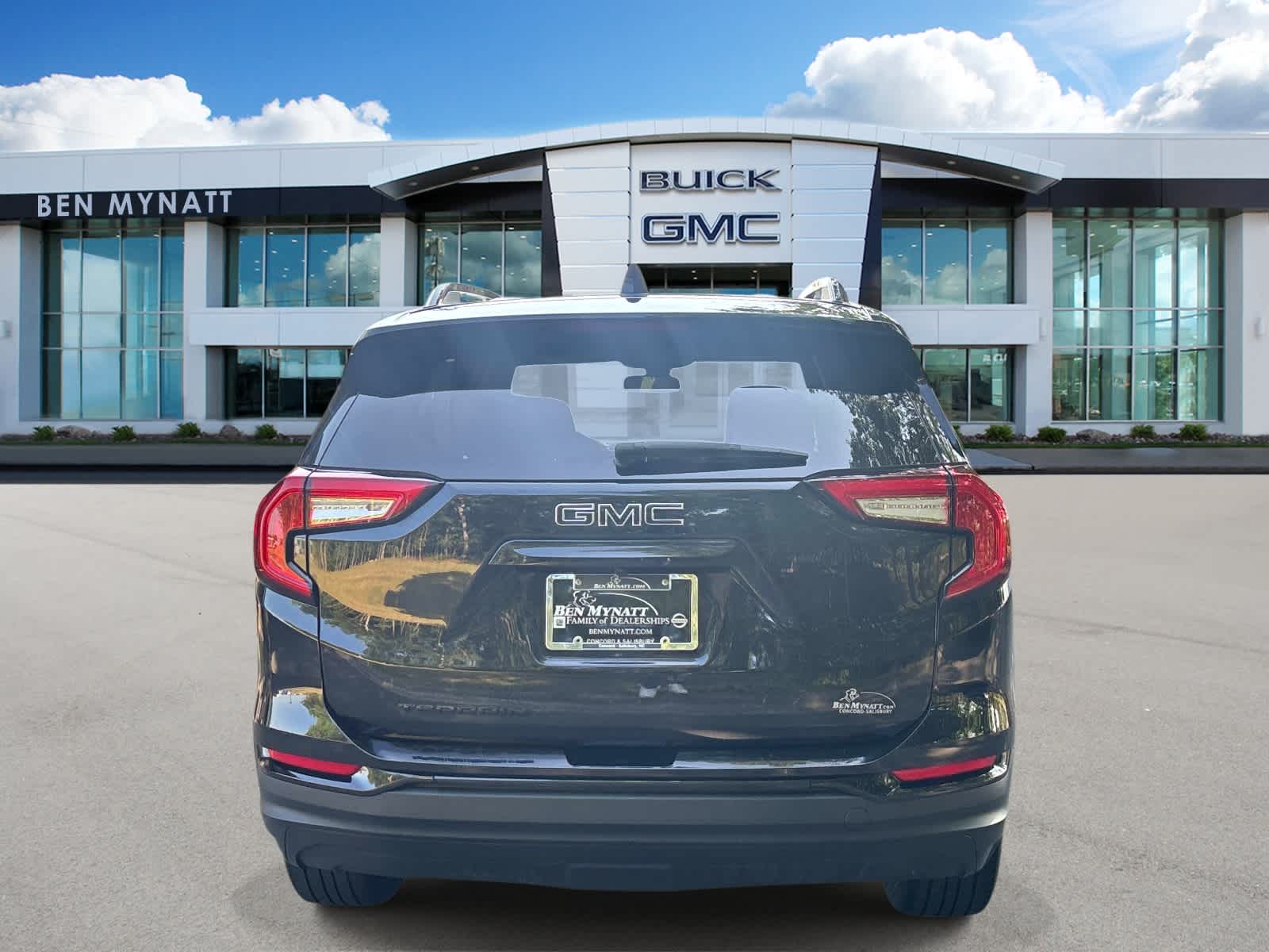 2023 GMC Terrain SLE