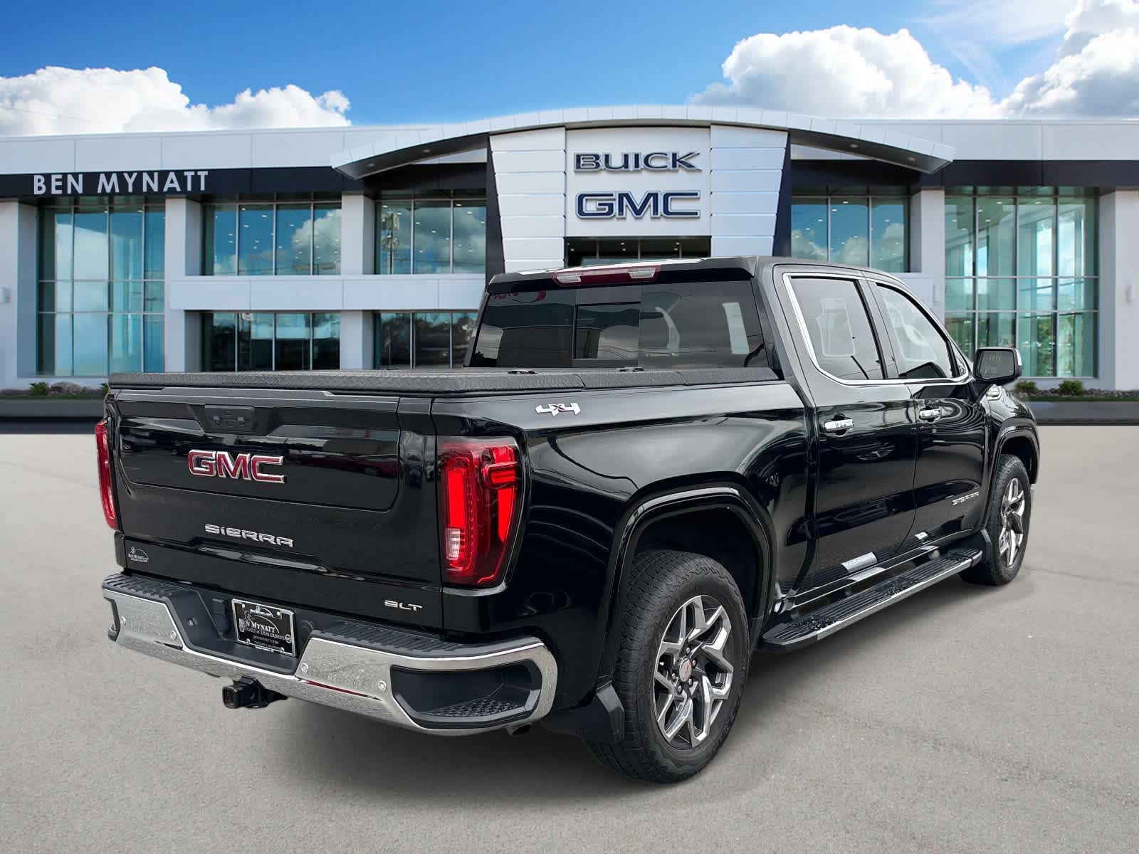 2024 GMC Sierra 1500 SLT