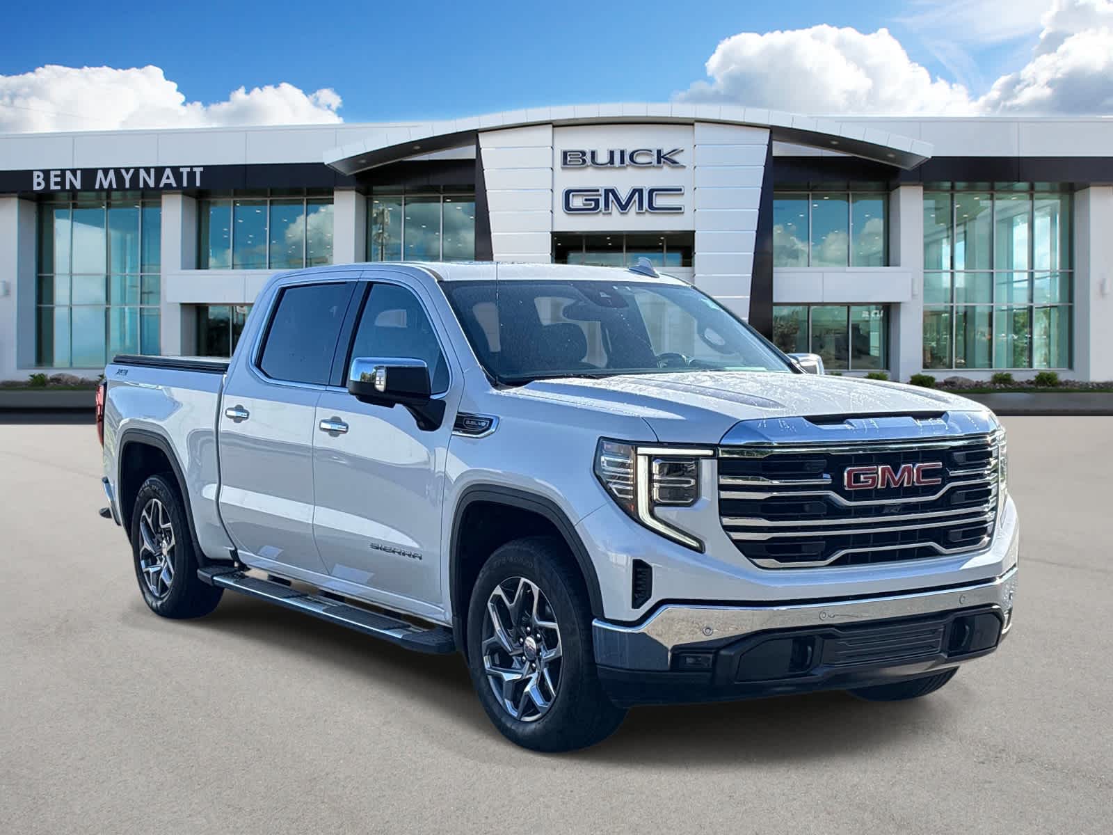 2022 GMC Sierra 4WD Crew Cab Short Box SLT's photo
