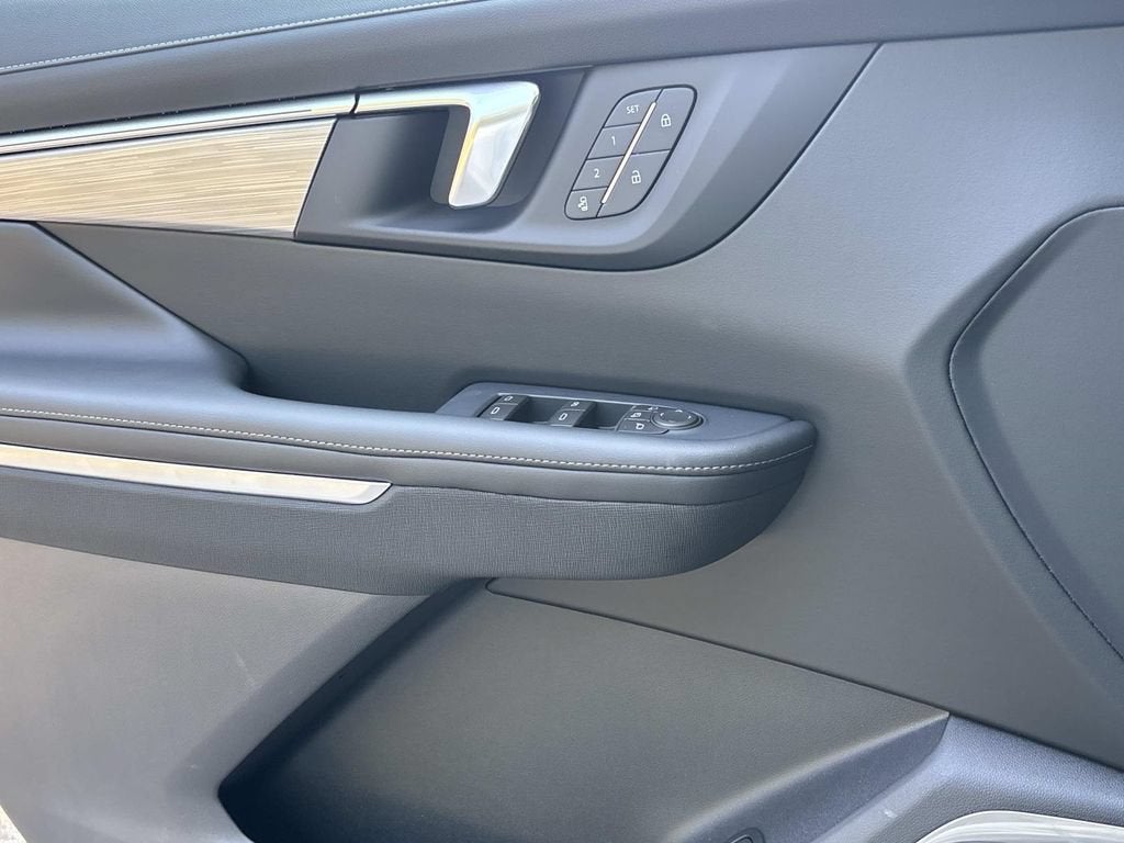 2026 Buick Enclave Preferred - Photo 24