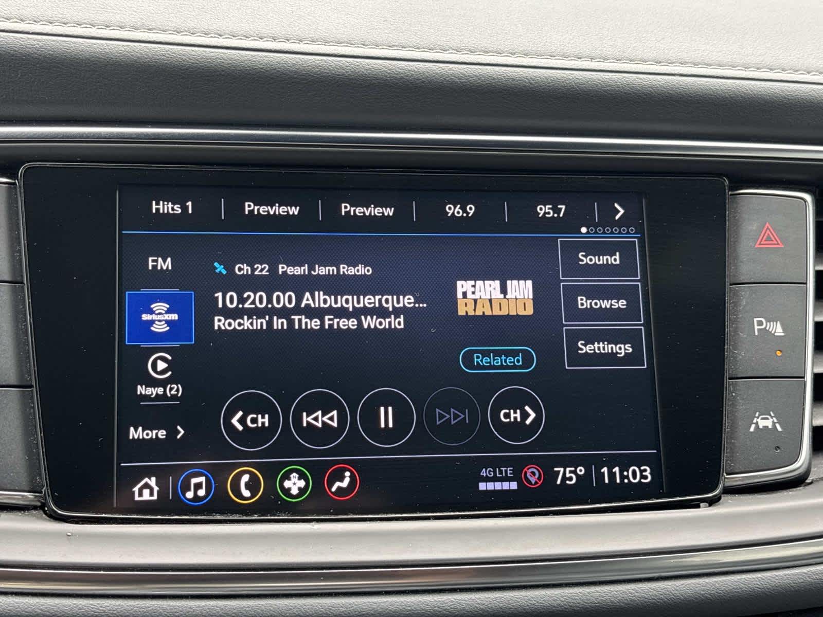 2023 Buick Enclave Essence