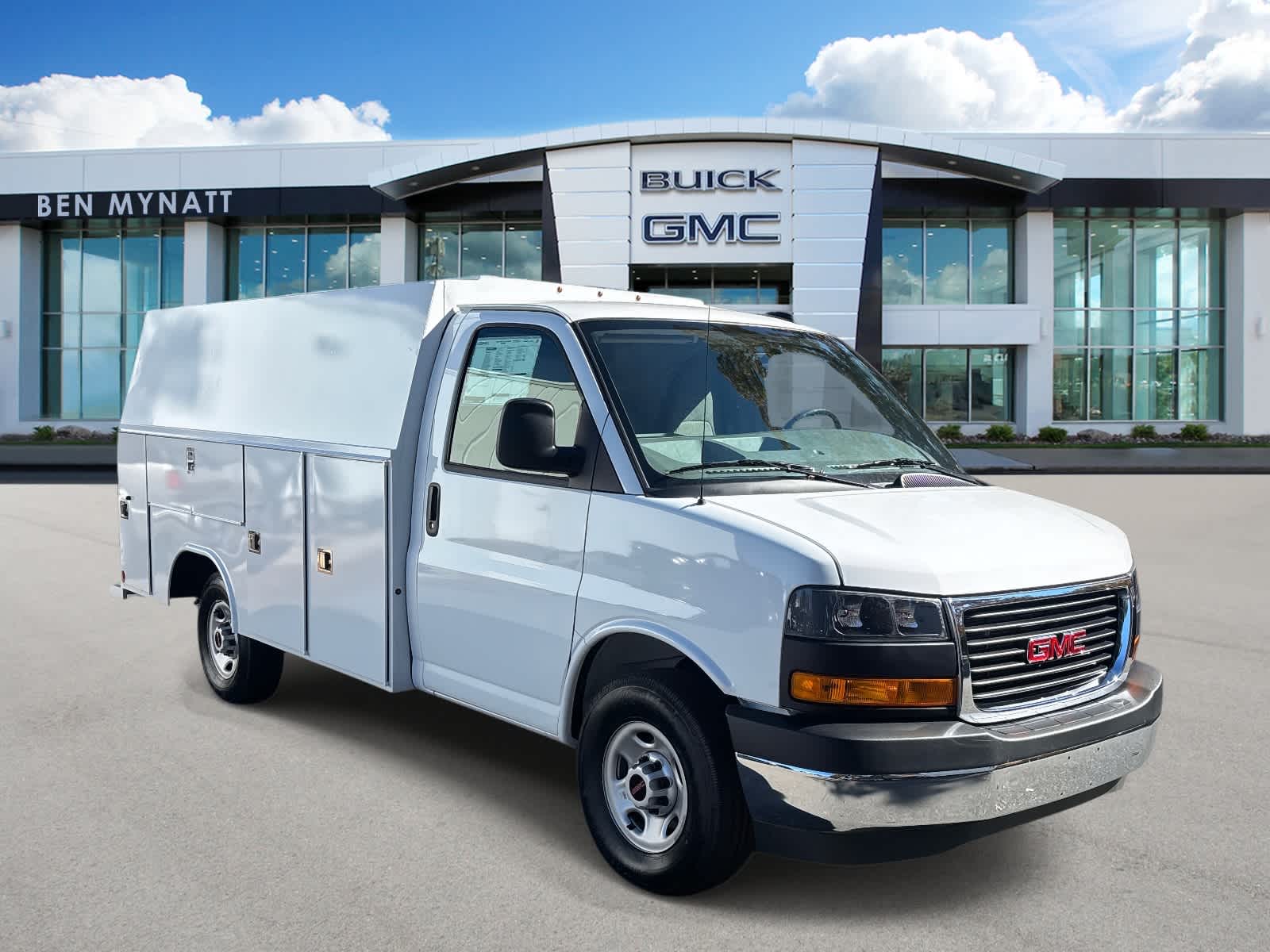 2025 GMC Savana Cutaway 3500 1WT