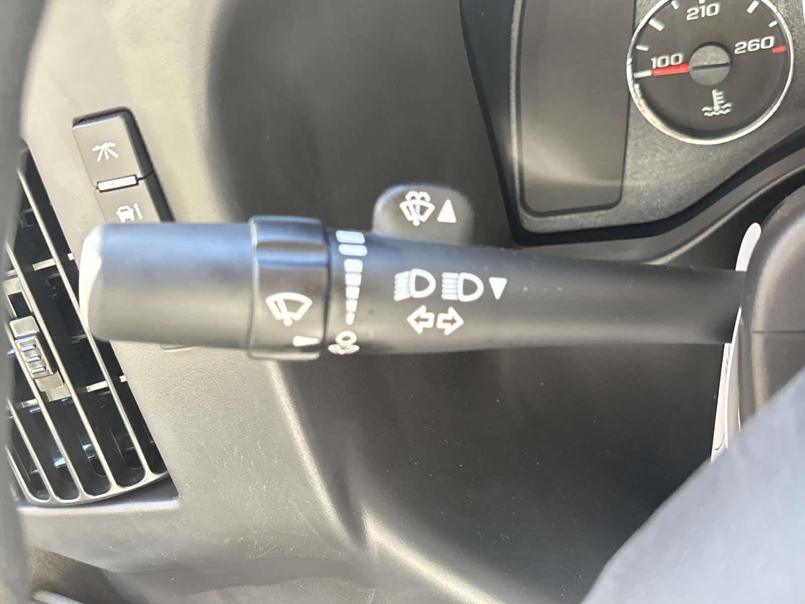 2025 GMC Savana Cutaway 3500 1WT