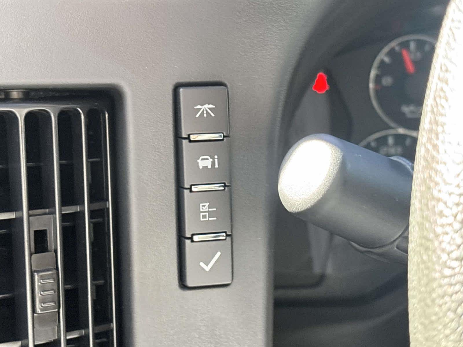 2025 GMC Savana Cutaway 3500 1WT