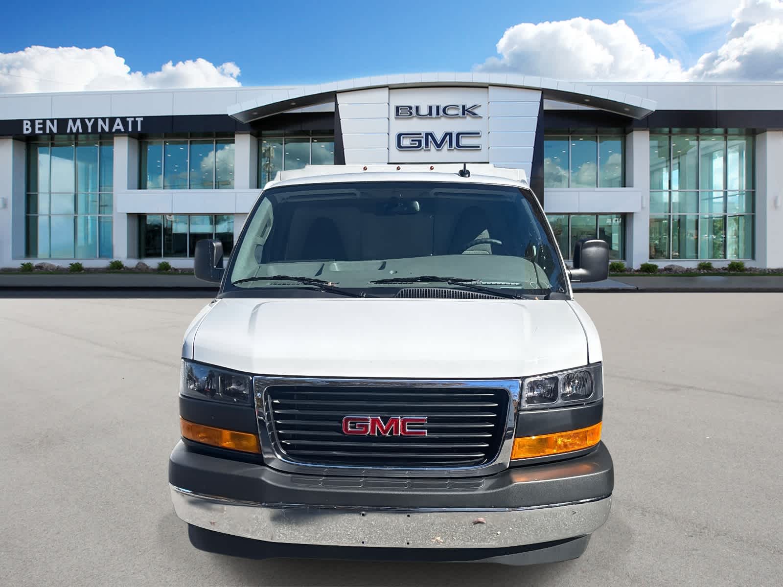 2025 GMC Savana Cutaway 3500 1WT