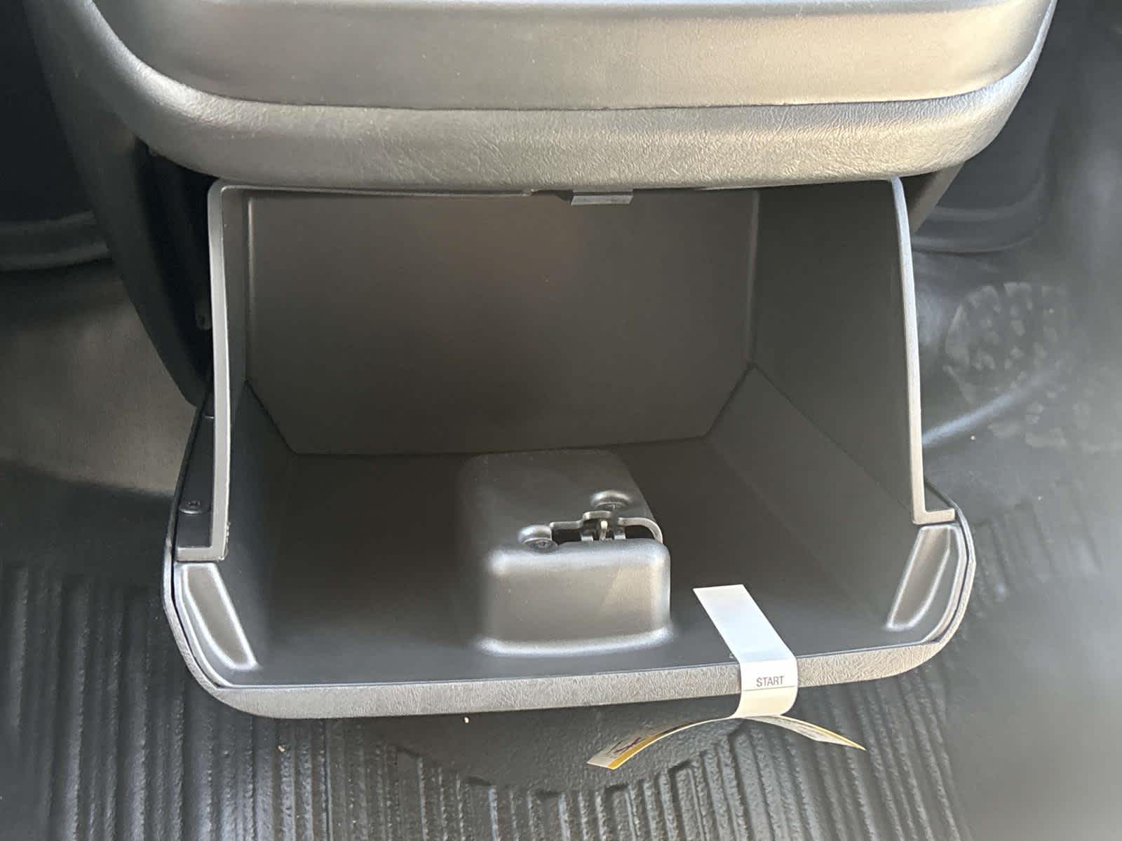 2025 GMC Savana Cutaway 3500 1WT