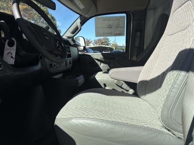 2025 GMC Savana Cutaway 3500 1WT