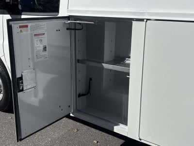 2025 GMC Savana Cutaway 3500 1WT