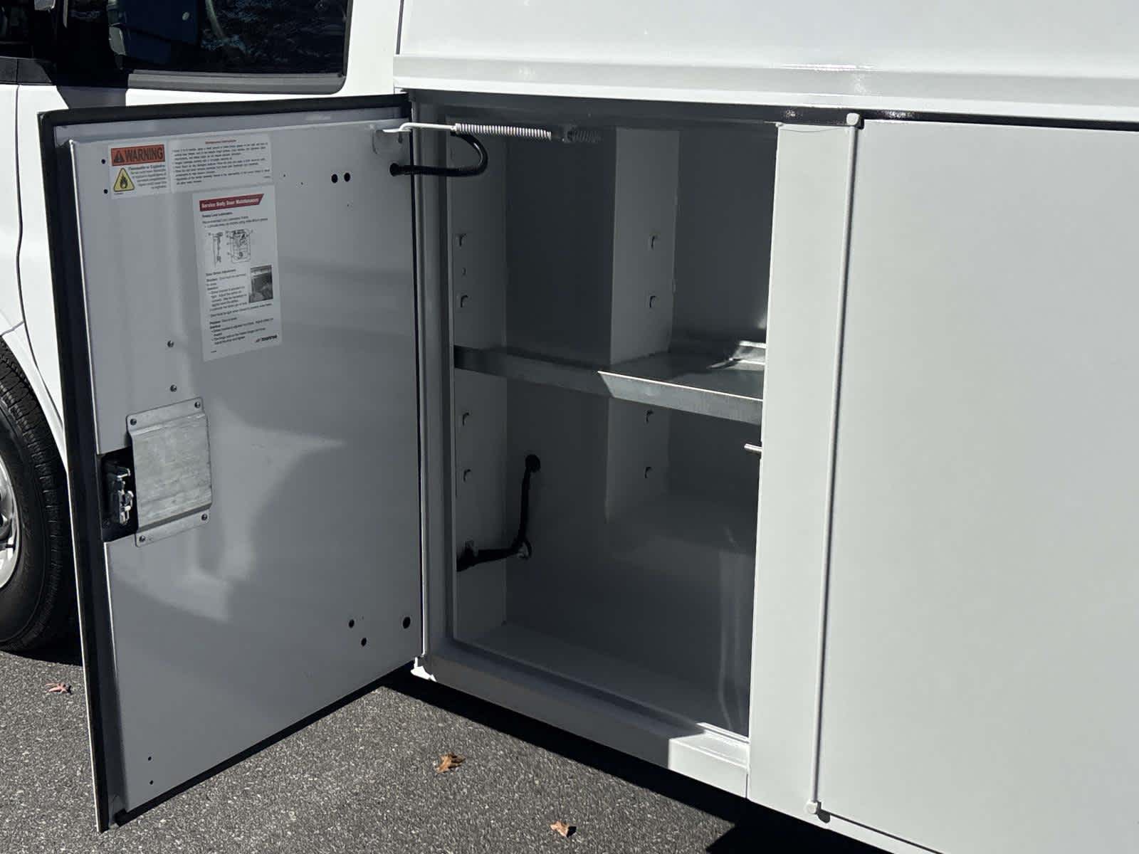 2025 GMC Savana Cutaway 3500 1WT