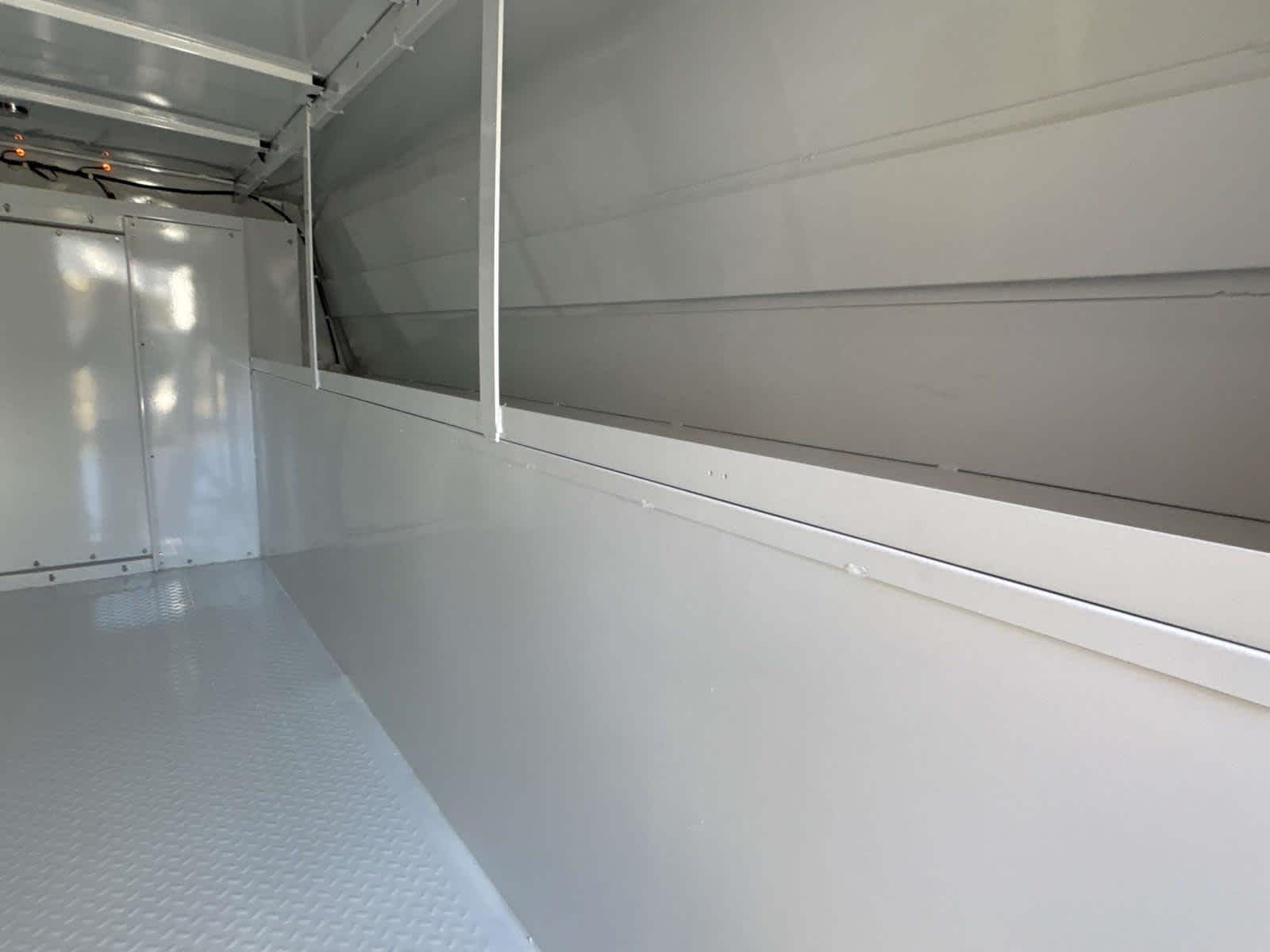 2025 GMC Savana Cutaway 3500 1WT