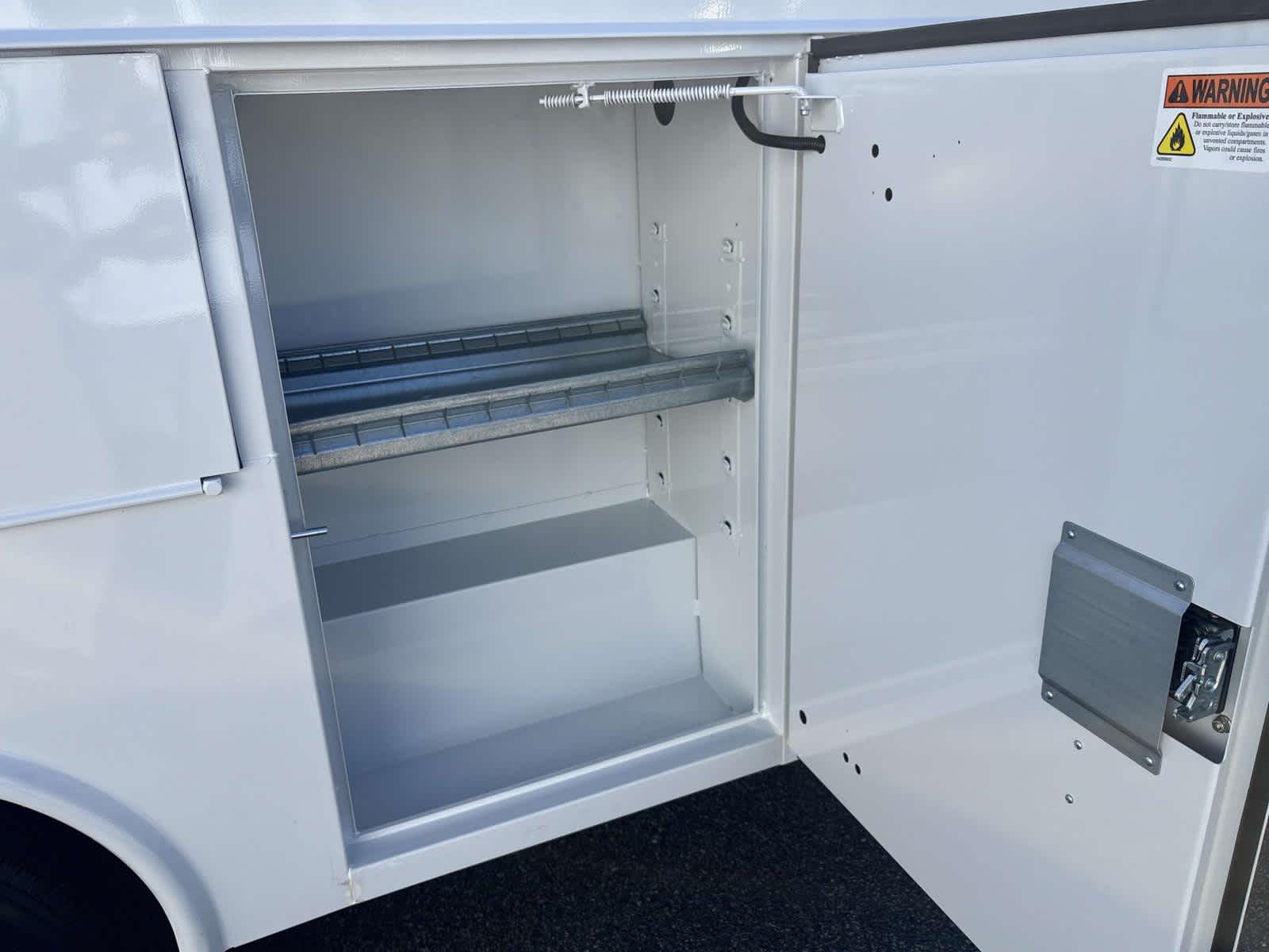 2025 GMC Savana Cutaway 3500 1WT