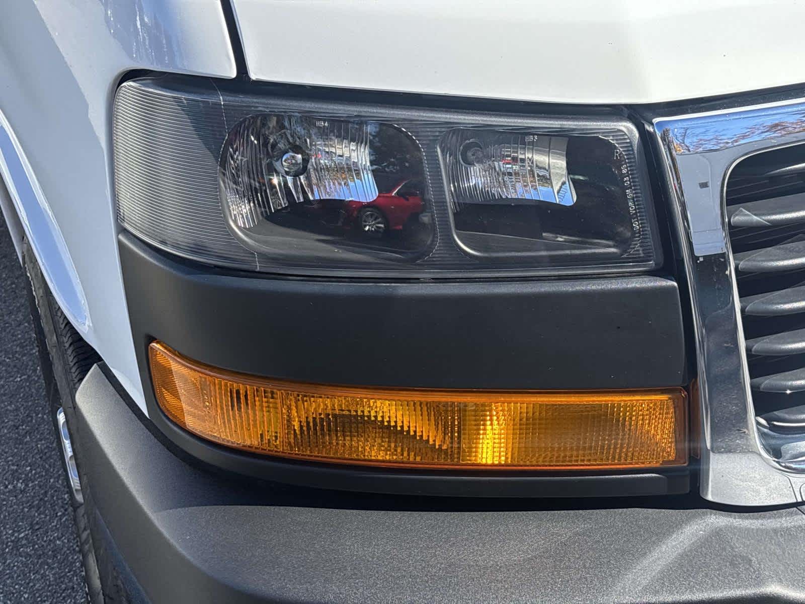 2025 GMC Savana Cutaway 3500 1WT