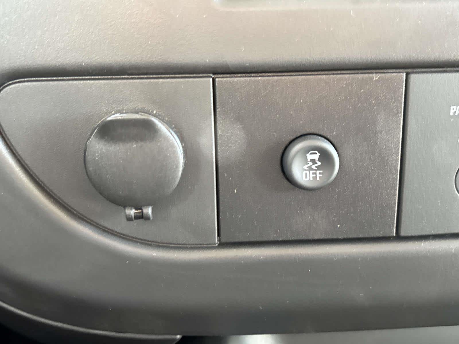 2025 GMC Savana Cutaway 3500 1WT